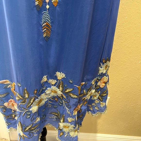 Fabulous Periwinkle blue Bishop sleeved Embroidered Johnny was tunic - Picture 2 of 6